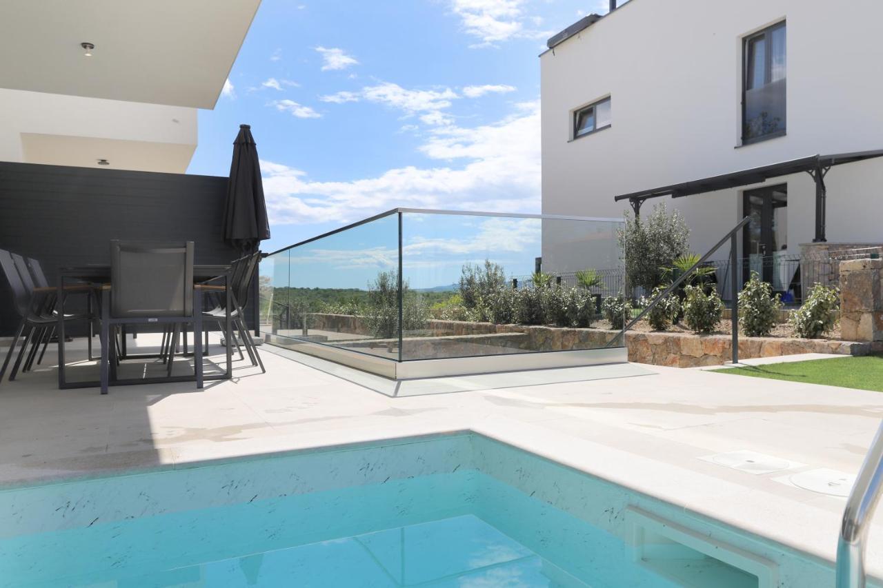 Appartement Brand New With Private Pool *
